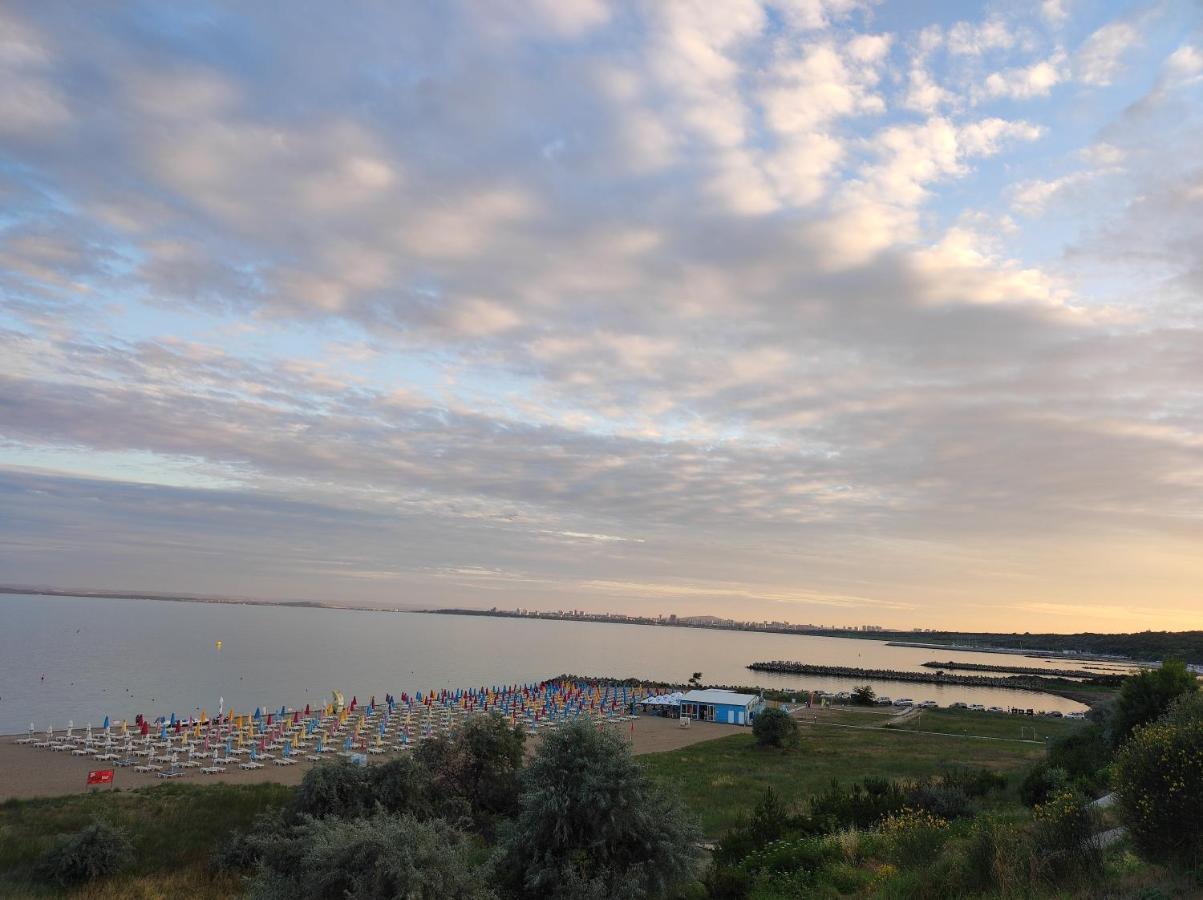 Прекрасен Апартамент С Изглед Към Морето Сарафово 1 Burgas Bagian luar foto